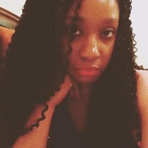 Meet your Posher, Amalia-desirable